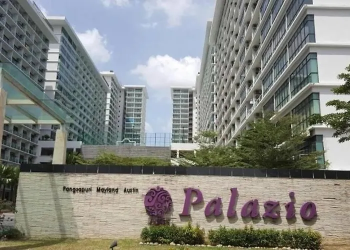 Studio Balcony Lake View Palazio Austin Ikea Aeon By Gdragon Homestay